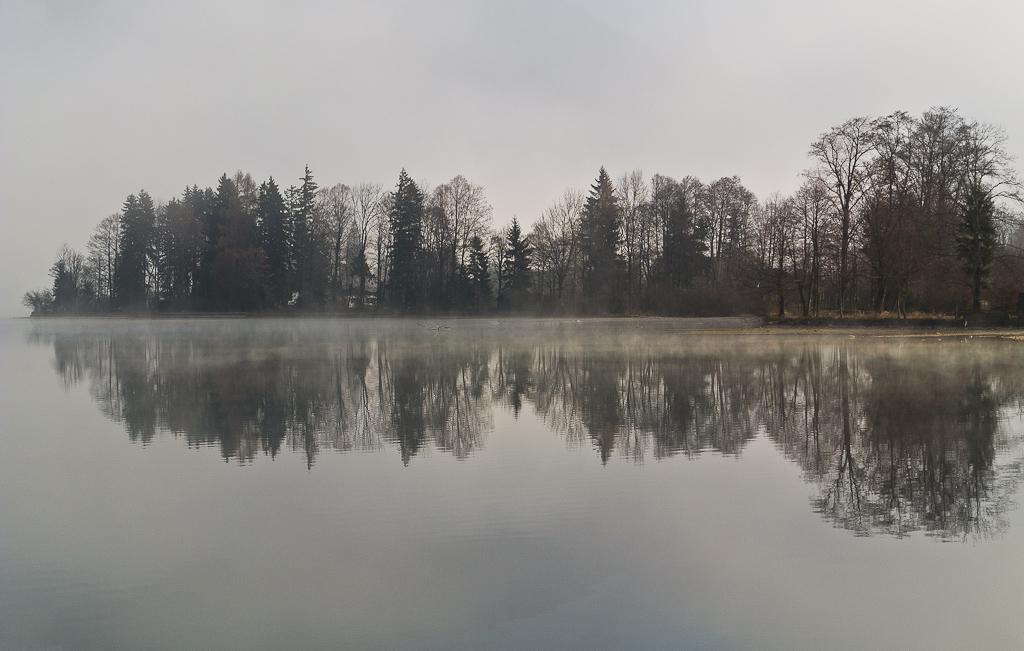 Spiegelung bei Nebel
