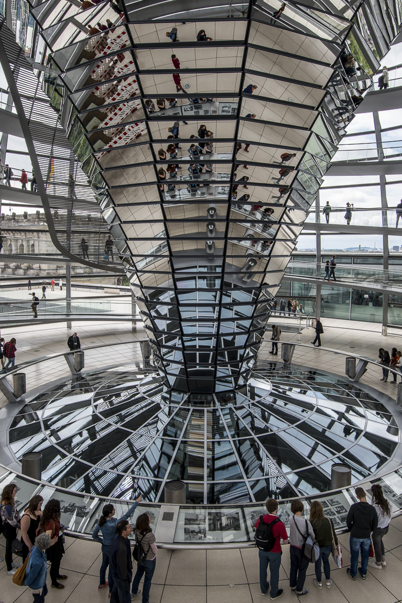 Spiegelung Reichstag.jpg