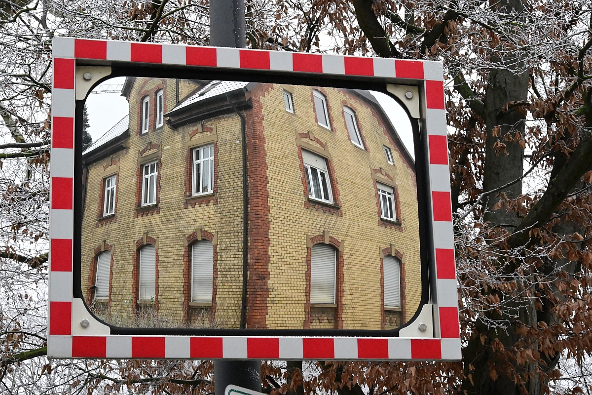 Spieglein Spieglein an der Straß.jpg