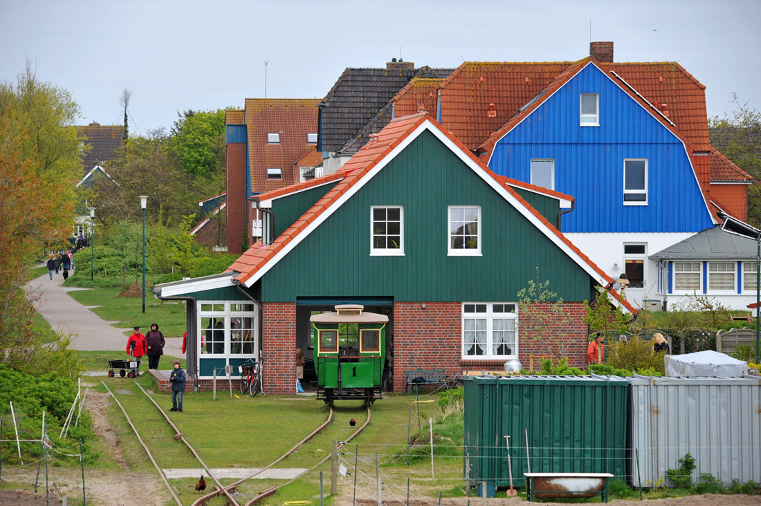 Spiekeroog Pferdebahn.jpg