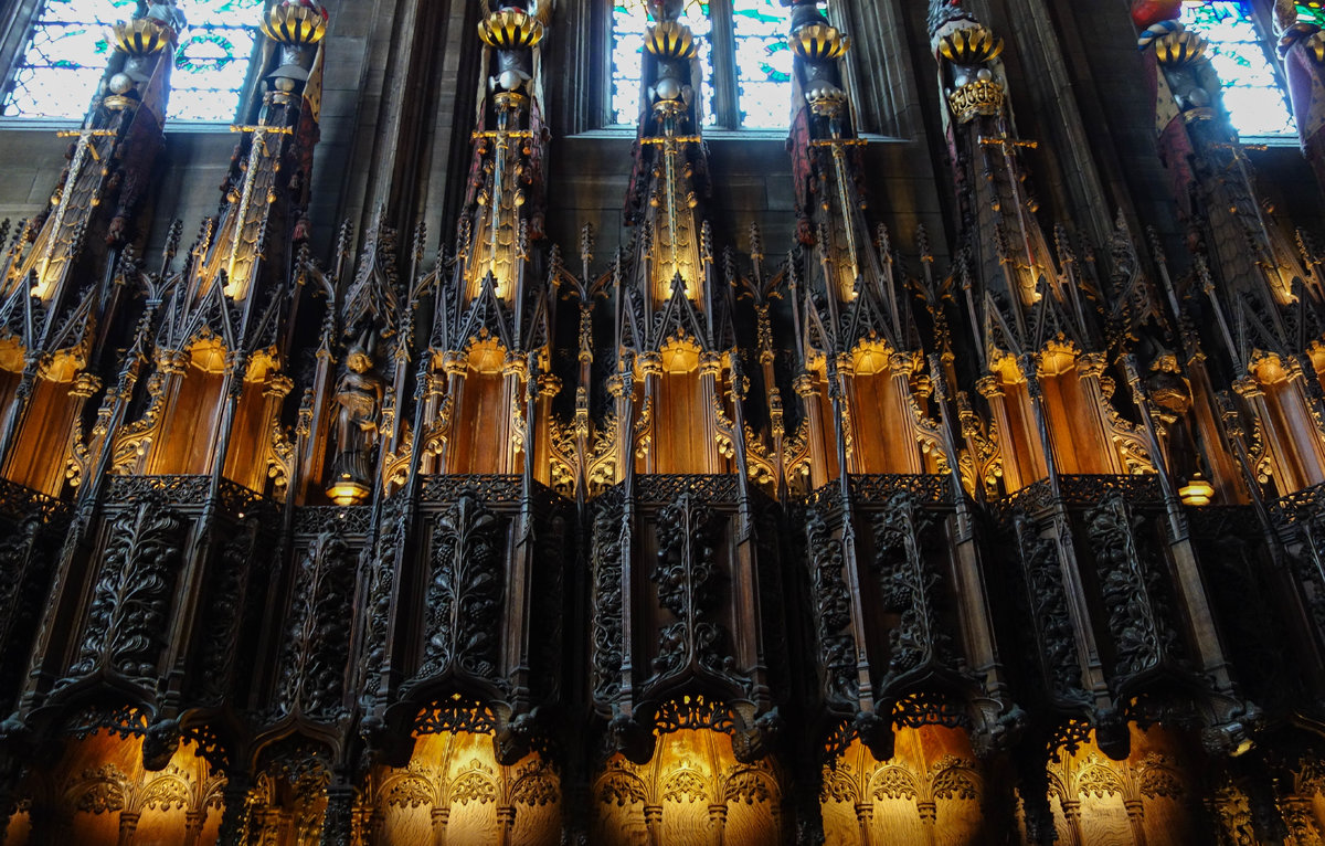 St. Giles Cathedral Chorgestühl.jpg