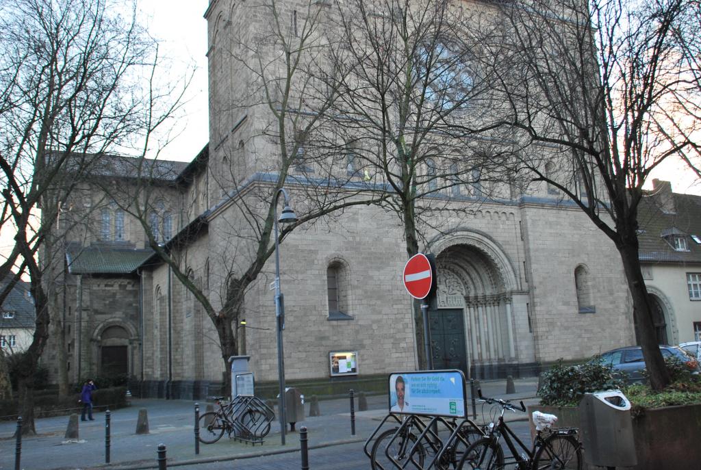 St.Heribertus Eingangsportal