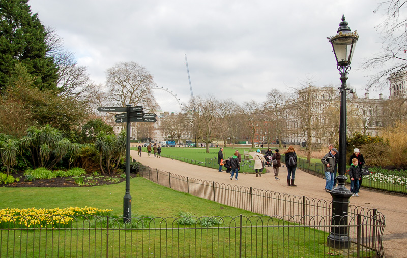 St. James Park
Sicht Richtung "Horse Guards" mit Sicht auf "London Eye".