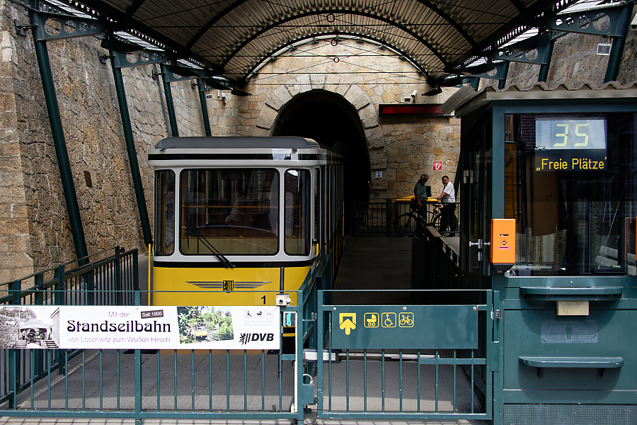 Standseilbahn Loschwitz.jpg