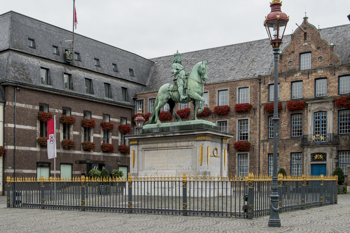 Statue Jan Wellem.jpg