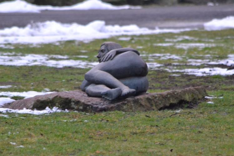 statue