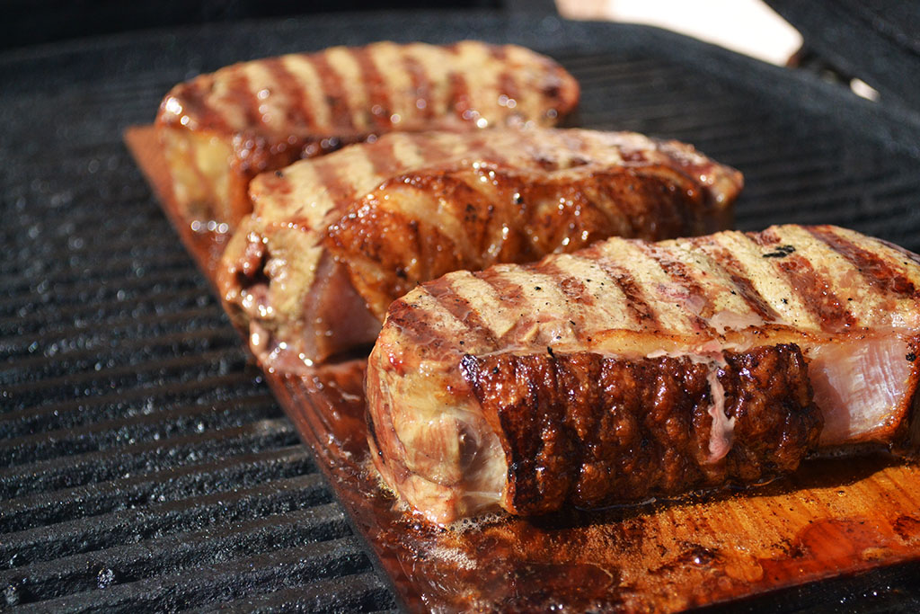 Steak auf Planke