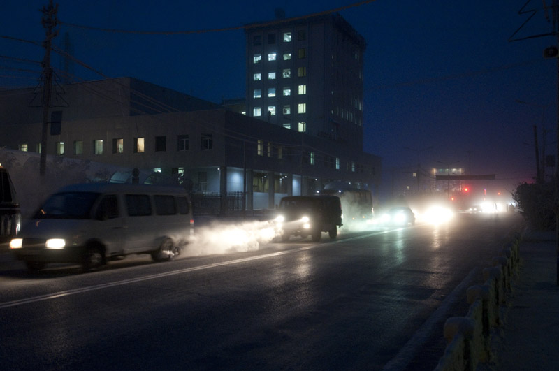 Straßenszenen aus dem morgendlichen Jakutsk