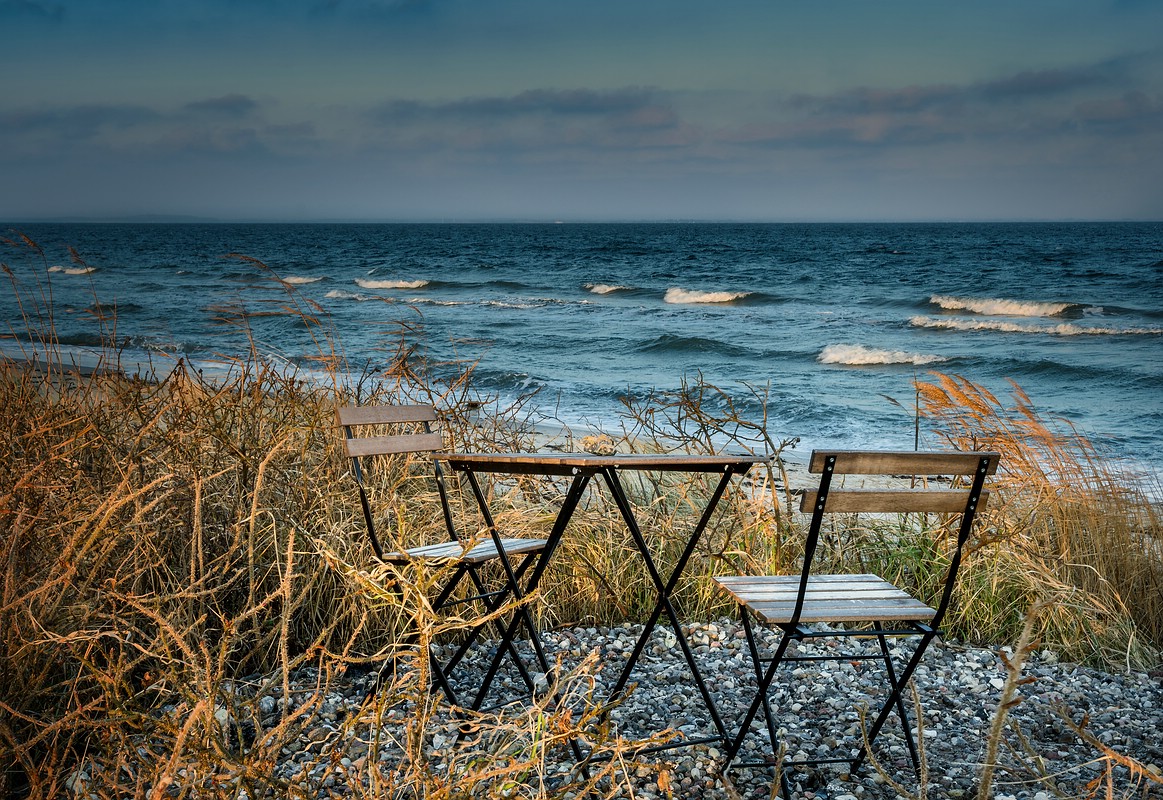 Stuhl an der Meer.jpg