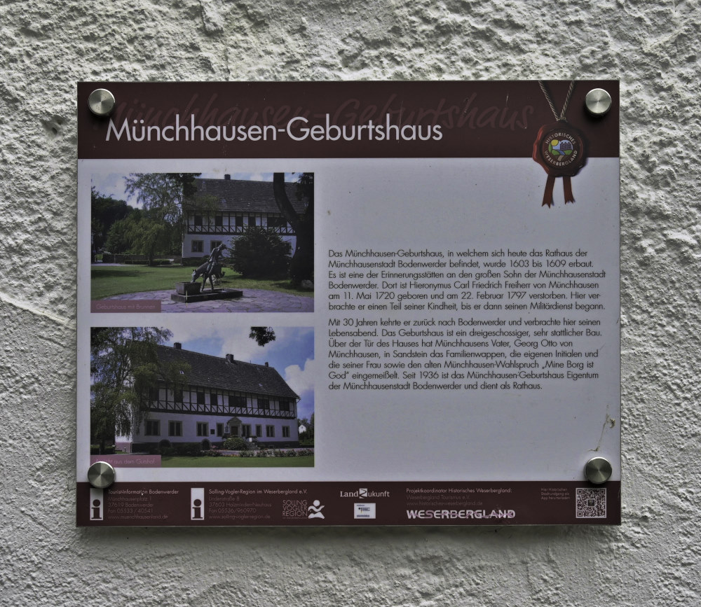 Tafel am Geburtshaus.JPG