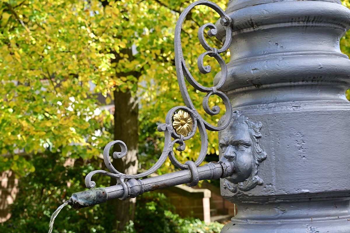 Tamron Z70-300_Brunnen.jpg