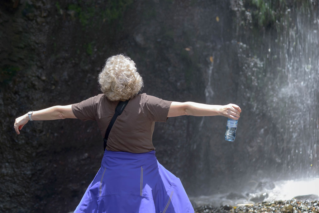 tansania arusha wasserfall