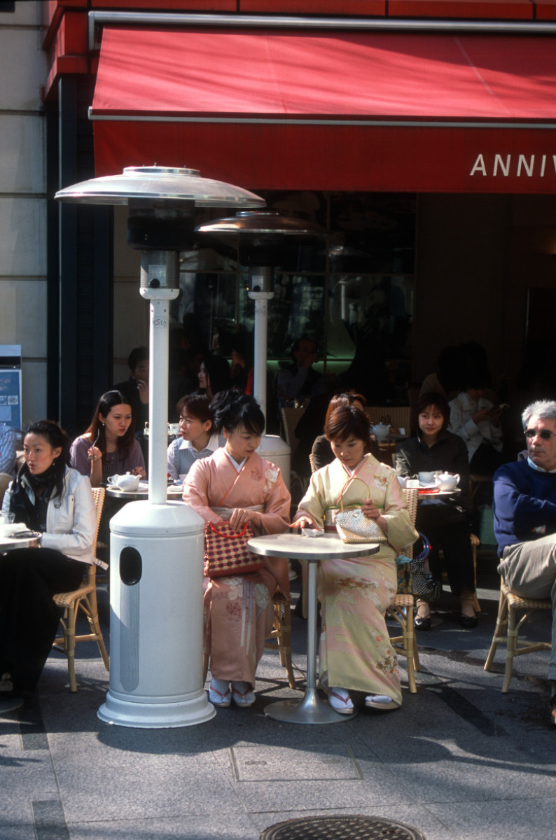 Tokyo, Straßencafe.jpg