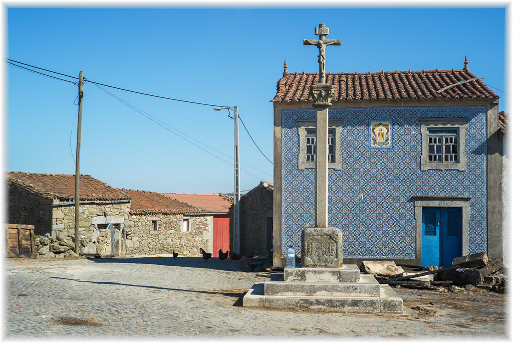 tras village