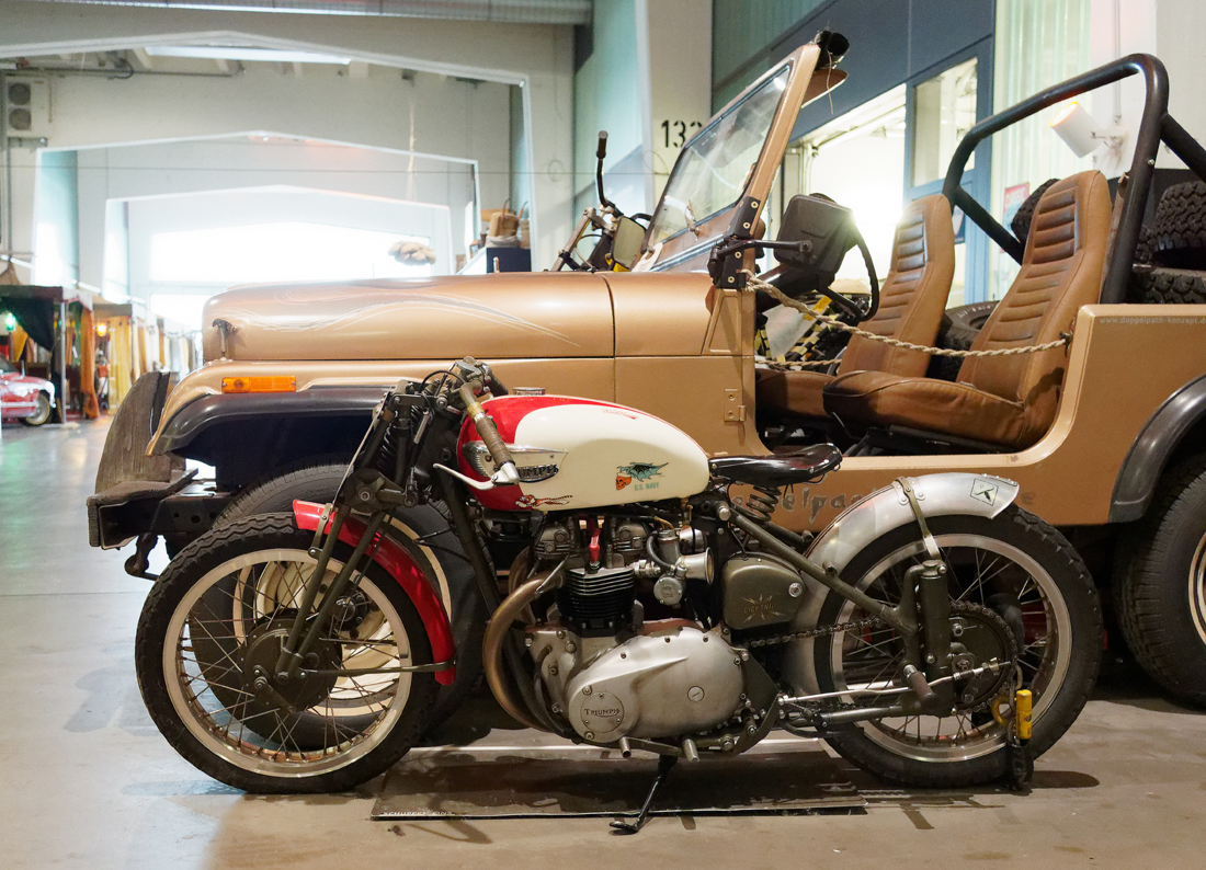 Triumph Lightning.jpg