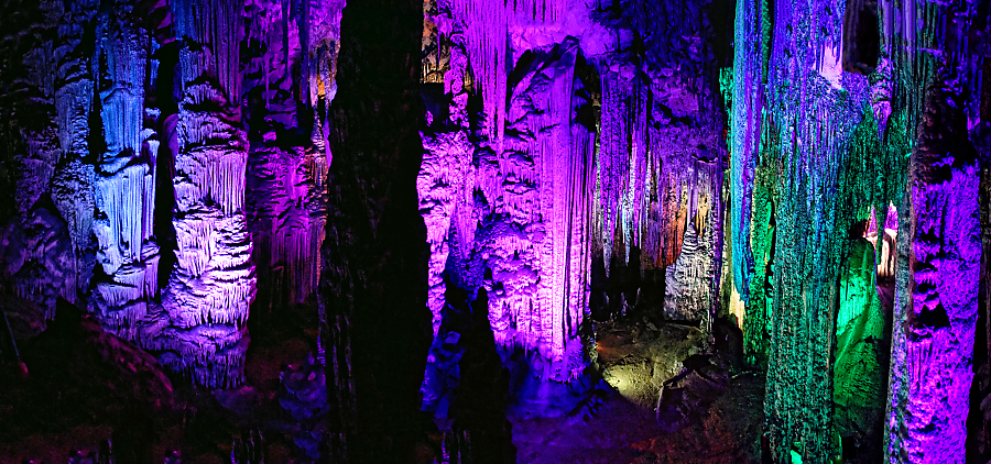 Tropfsteinhöhle bei Canyamel.jpg