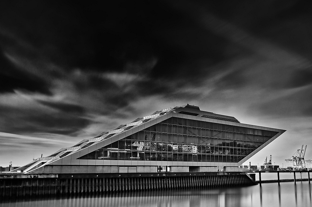 TS7 6593 DxO v Dockland