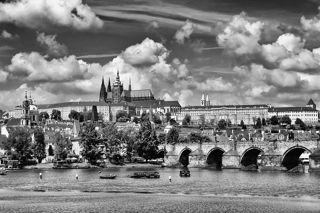 TS7 Prag 024 b k DxO