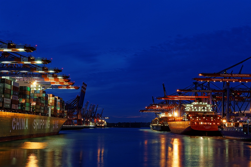 TS7 Waltershofer Hafen abends CSCL Star 029 DxO k v