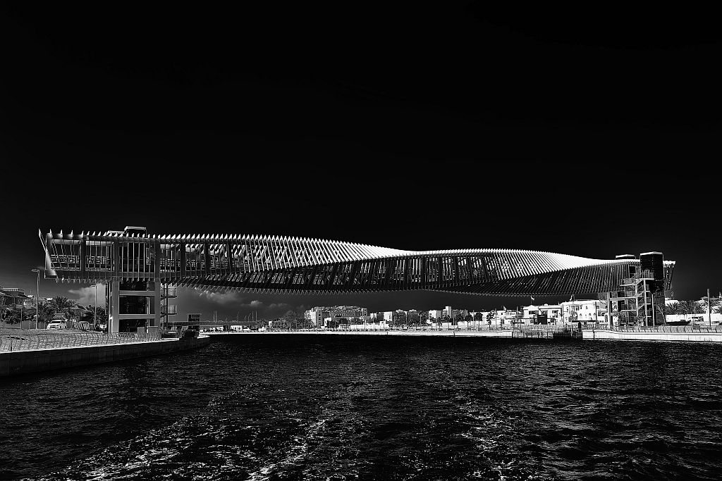 TS8 0133 DxO k Dubai Water Canal  verkl