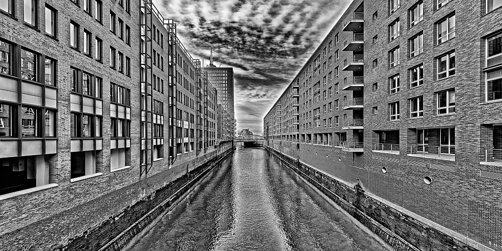 TS8 8483 DxO DxOVP Kehrwiederstegbrücke