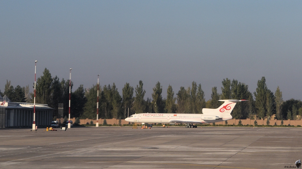 Tu-154M, Regierungsmaschine von Kirgistan

s119 Bishkek Tu134 0936