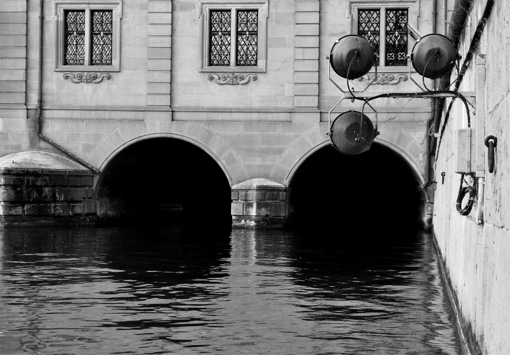 Tunnel unter Haus