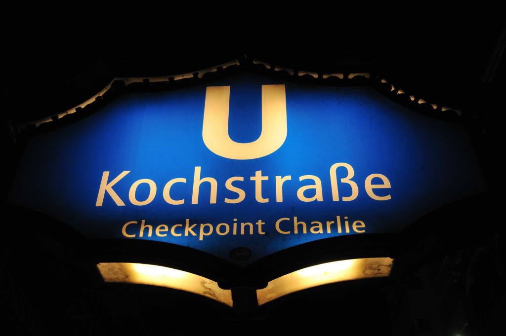 U-Bahnstation Checkpoint Charlie