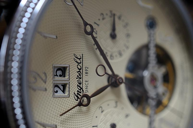 Uhr (DoF)