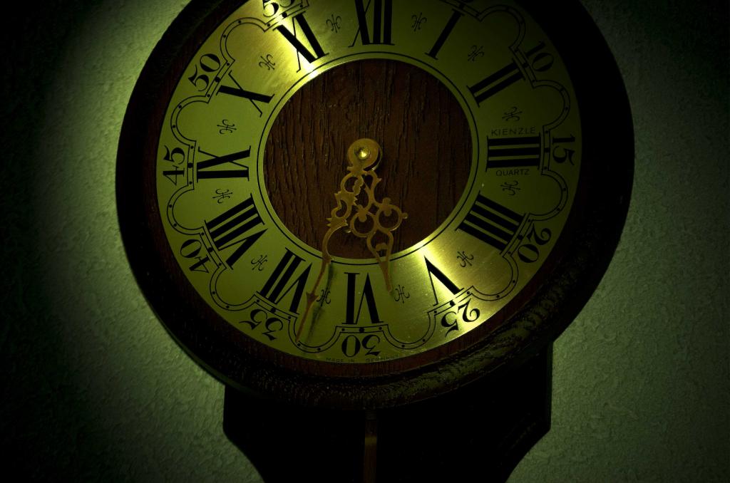 Uhr EBV1