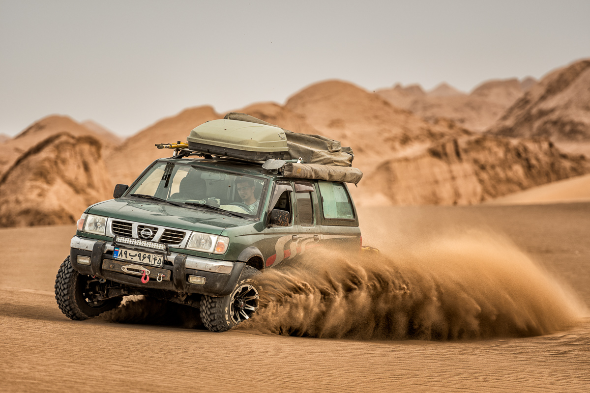 Unterwegs mit dem Jeep in der Shahadat Wüste