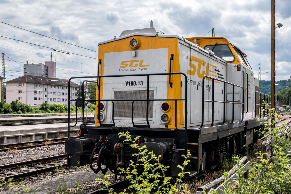 V180