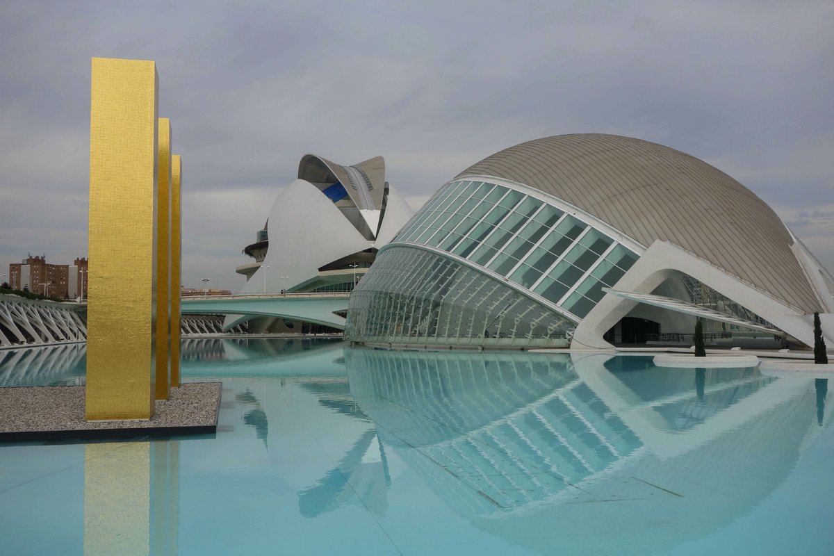 Valencia ultramoderne Architektur.jpg