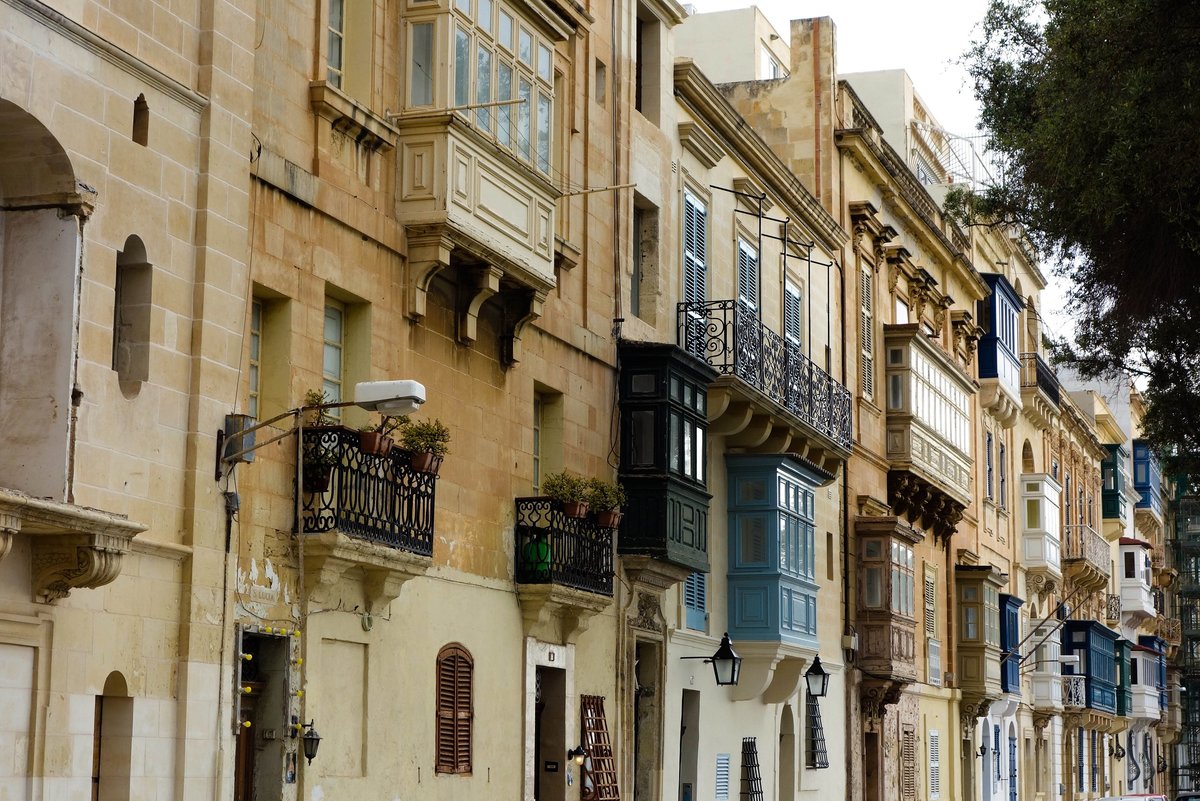 Valetta Häuserfassaden.jpg