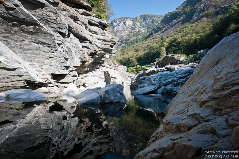 Valle Maggia - Die Maggia nördlich von Ponte Brolla