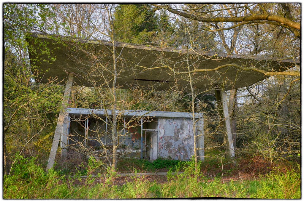 Versteckte Tankstelle