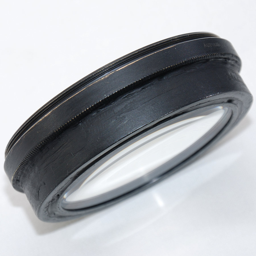 Vorsatz-Dreilinser (achromatisch und gegen Bildfeldwölbung korrigiert) mit 8 Dioptrien in 72mm Filterring
von oben