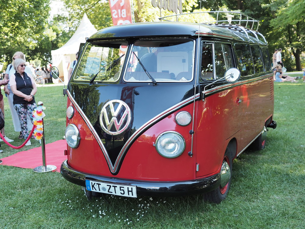VW Bus 1500 Photostudio F.jpg
