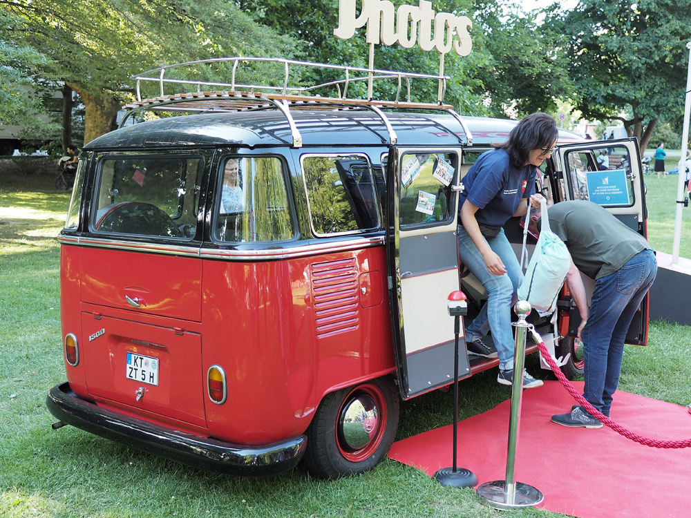 VW Bus 1500 Photostudio H.jpg