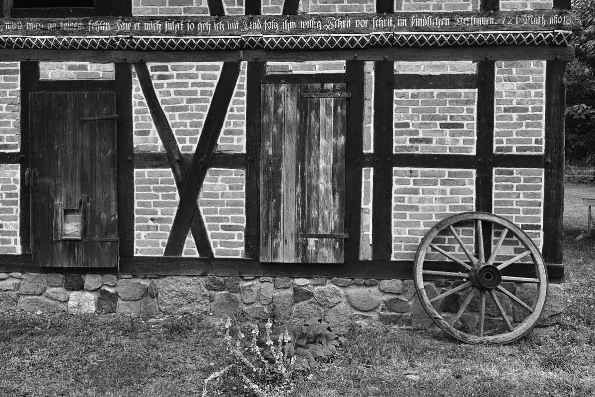 Wagenrad NX BW.jpg