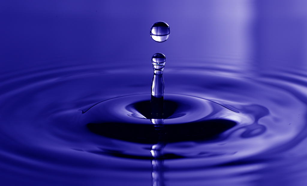 Wassertropfen blau 2