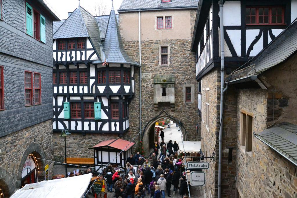 Weihnachtsmarkt Schloß Burg 108 01
