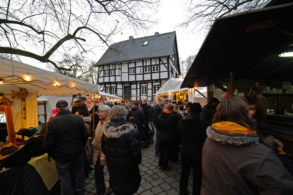 Weihnachtsmarkt Schloss Lüntenbeck 2015 7006758Kx