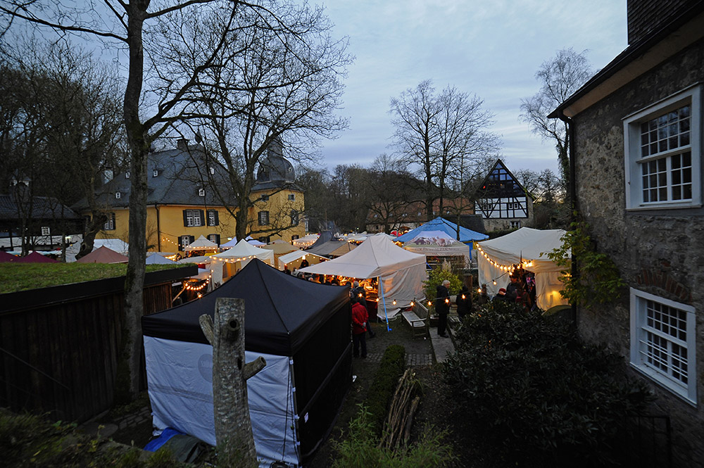 Weihnachtsmarkt Schloss Lüntenbeck 2015 7006778Kx