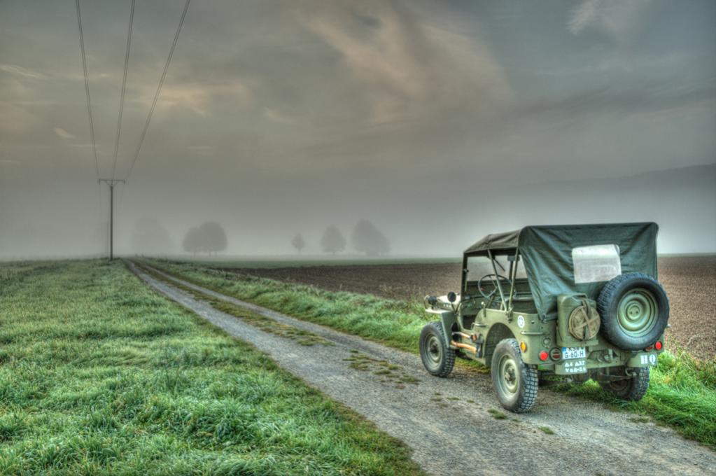 Willys Jeep, HDR aus drei Belichtungen