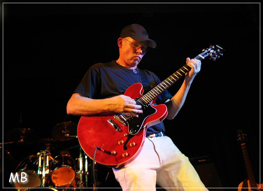 Wolfgang Moll, Sänger und Gitarrist