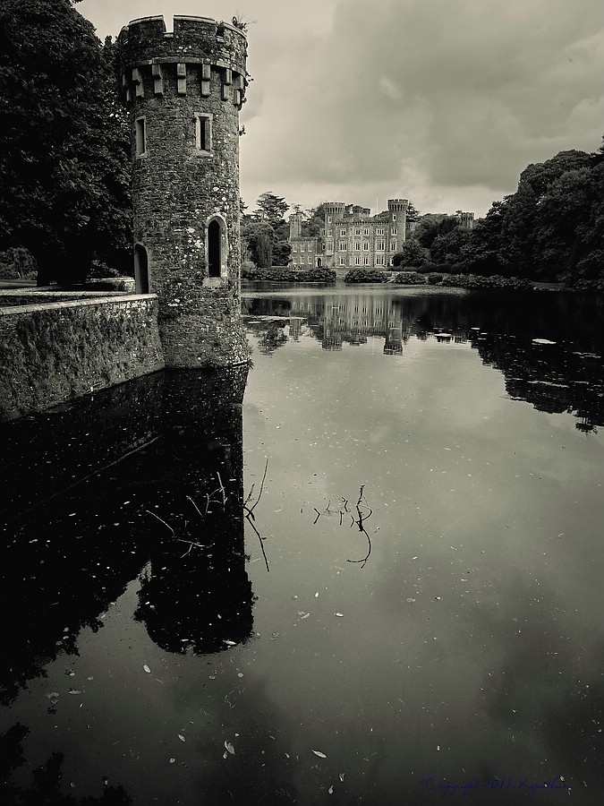 X 0006 Irland 2011 tower and Johnstown Castle
