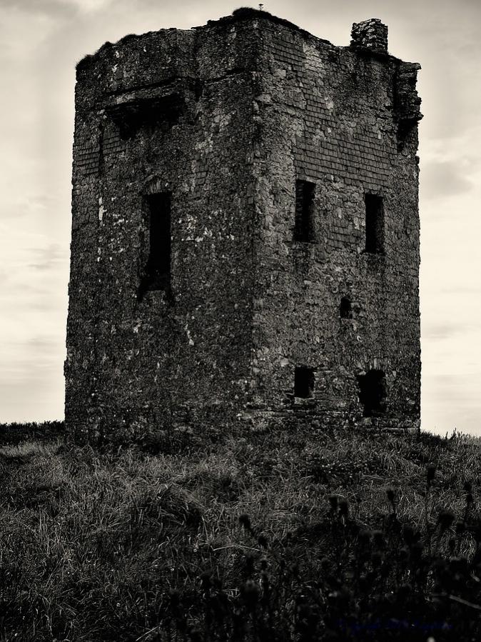 X 0050 Irland 2011 tower at Old Head of Kinsale