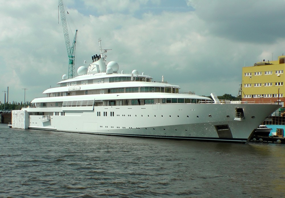 yacht 1