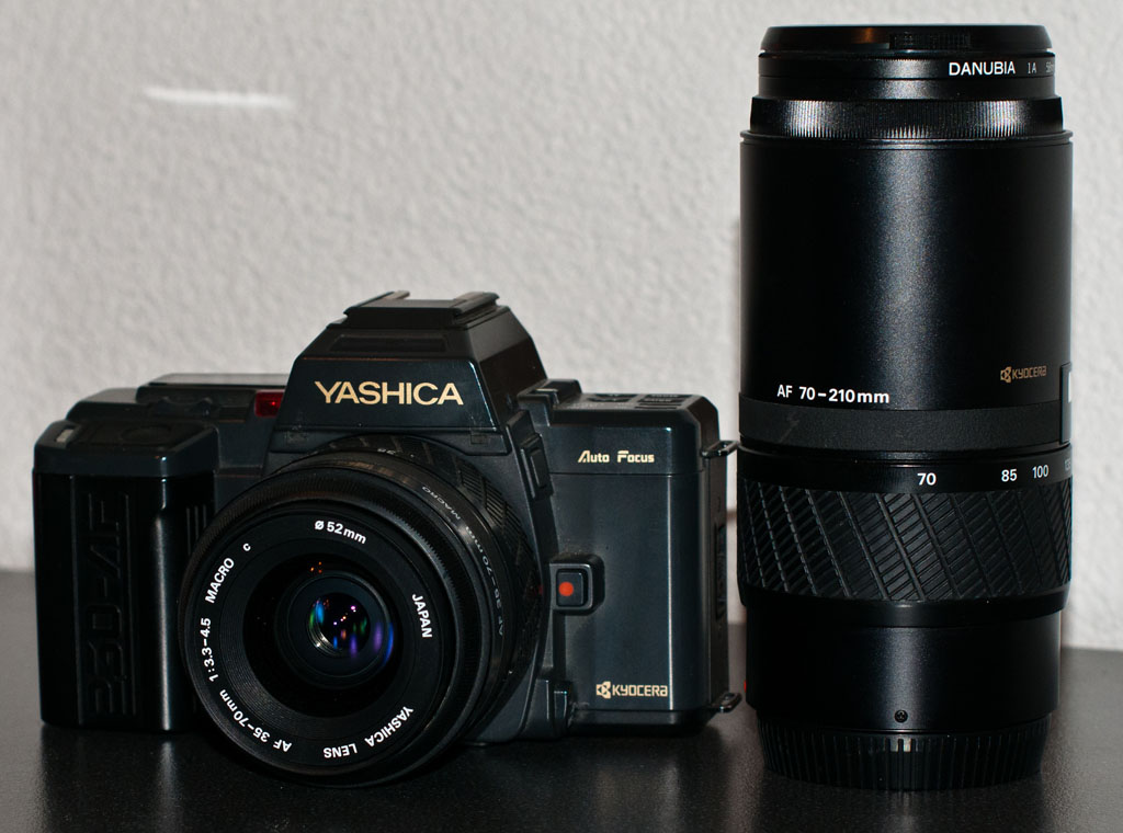 Yashica 230-AF mit 35-70/3.3-4.5 und 70-210/4.5